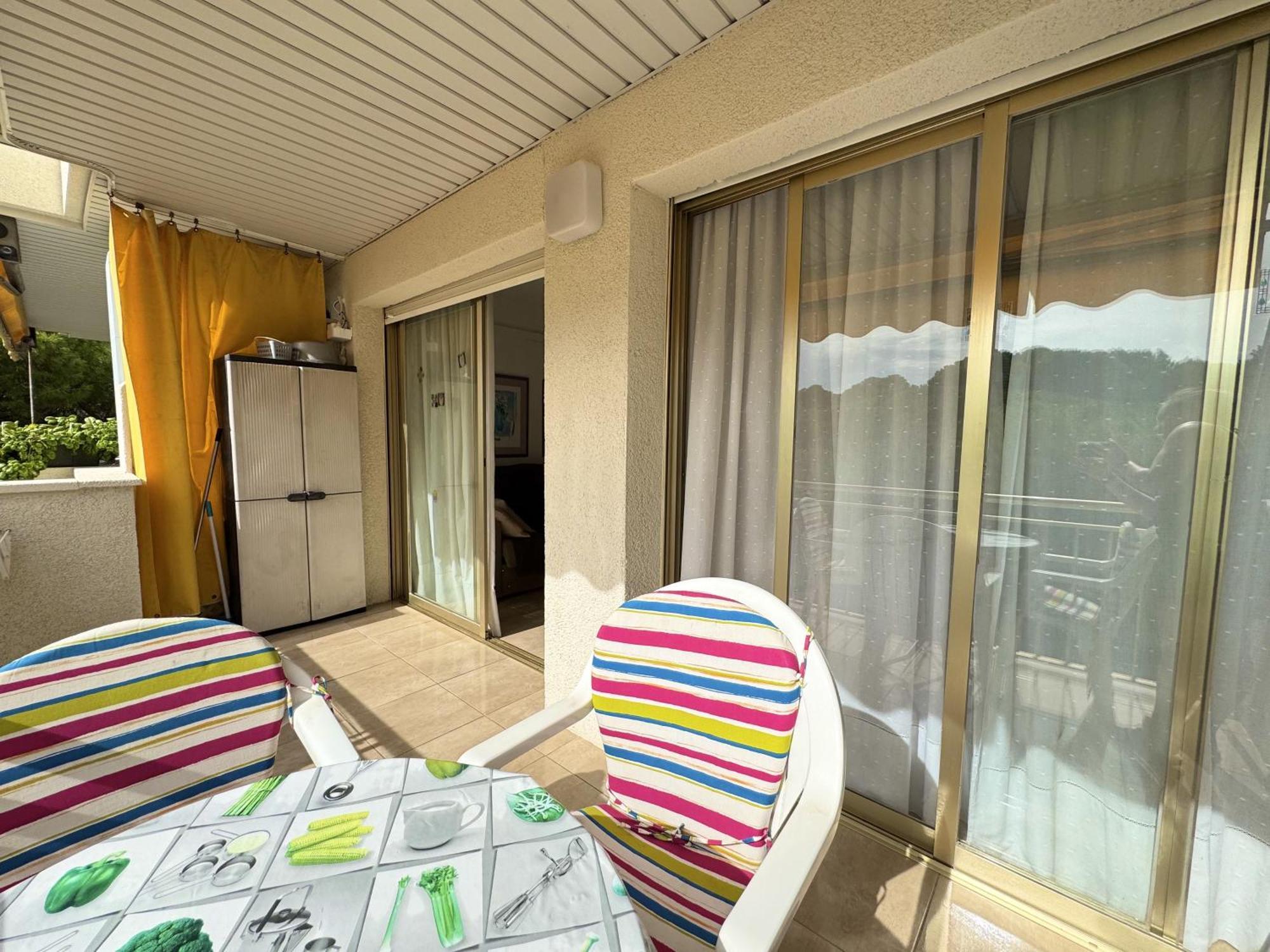 Apartsalou Penedes Eksteriør bilde